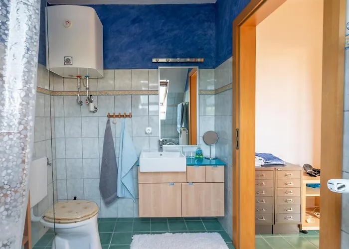 Andreas' Dachwohnung Mit Terrasse *