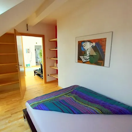 Andreas' Dachwohnung Mit Terrasse Appartamento *