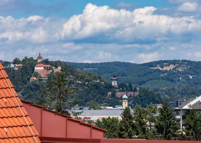 Andreas' Dachwohnung Mit Terrasse Appartamento