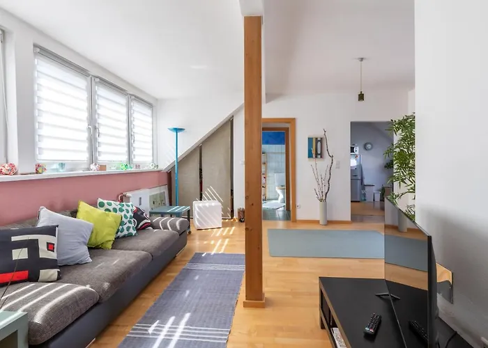 Andreas' Dachwohnung Mit Terrasse * Грац