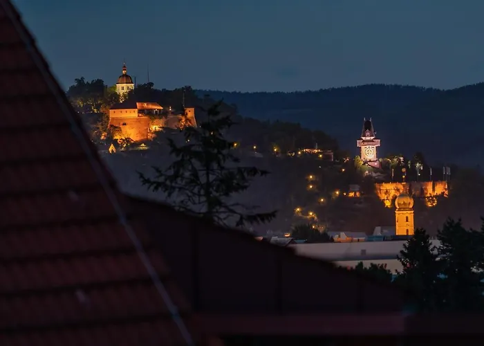 Andreas' Dachwohnung Mit Terrasse Апартаменты *