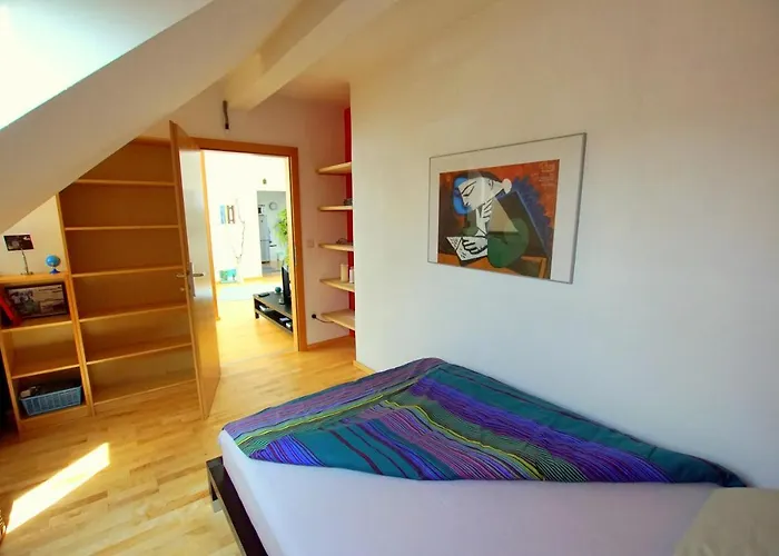 Andreas' Dachwohnung Mit Terrasse Апартаменты *