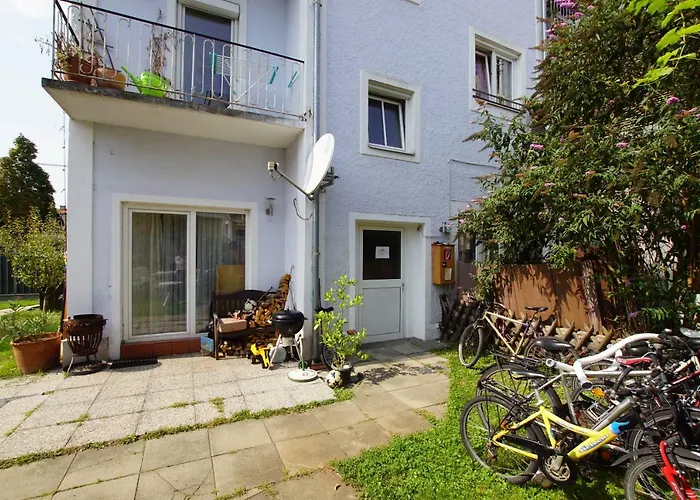 Andreas' Dachwohnung Mit Terrasse Appartamento